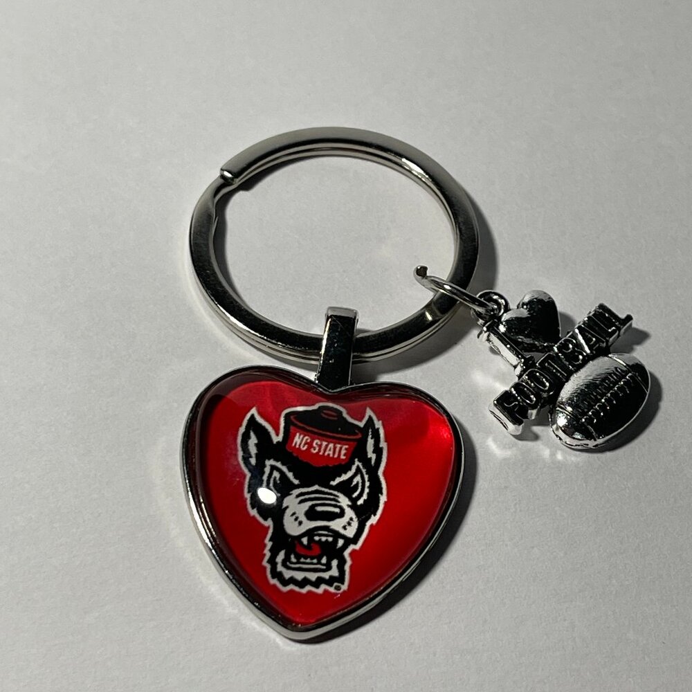 NC State Wolfpack NCAA I Love Football Keychain NEW!!